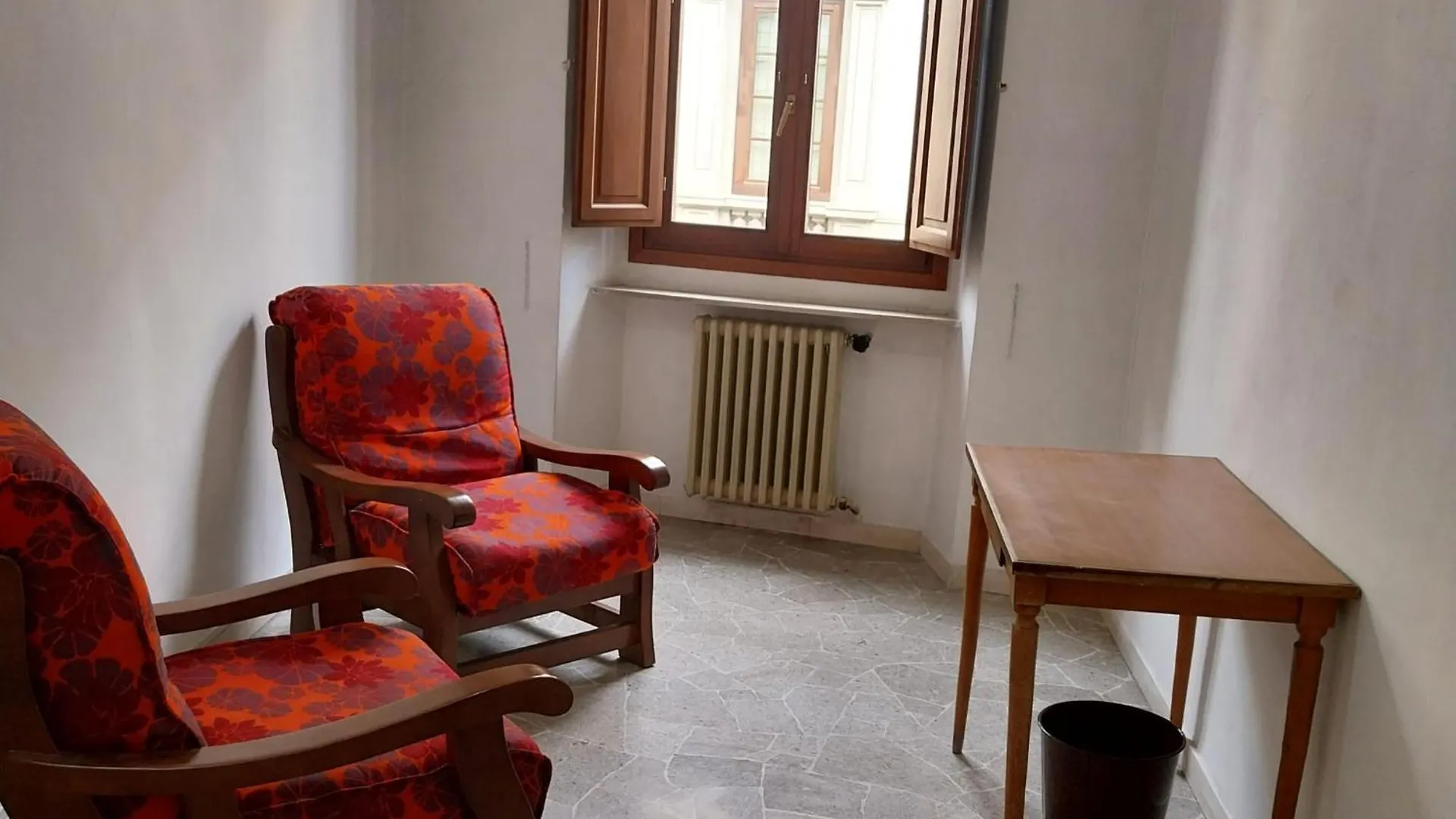 B Home Firenze Italy